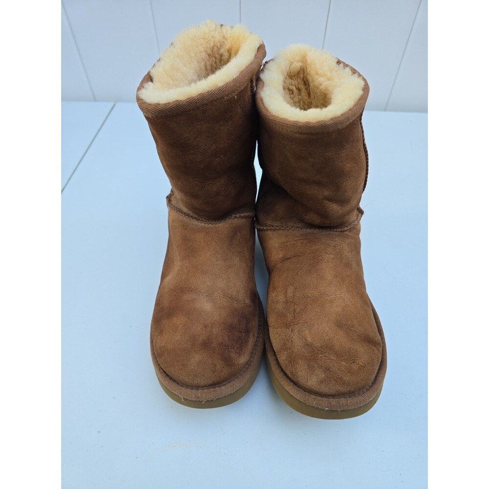 UGG Classic Short Boots Women's Size 9 Chestnut Sheepskin Lined Brown Heavy Used